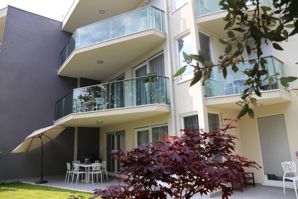 Beach Apartments Dumicic โปดสตรานา ภายนอก รูปภาพ